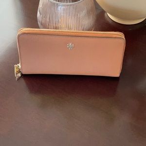 Tory Burch wallet